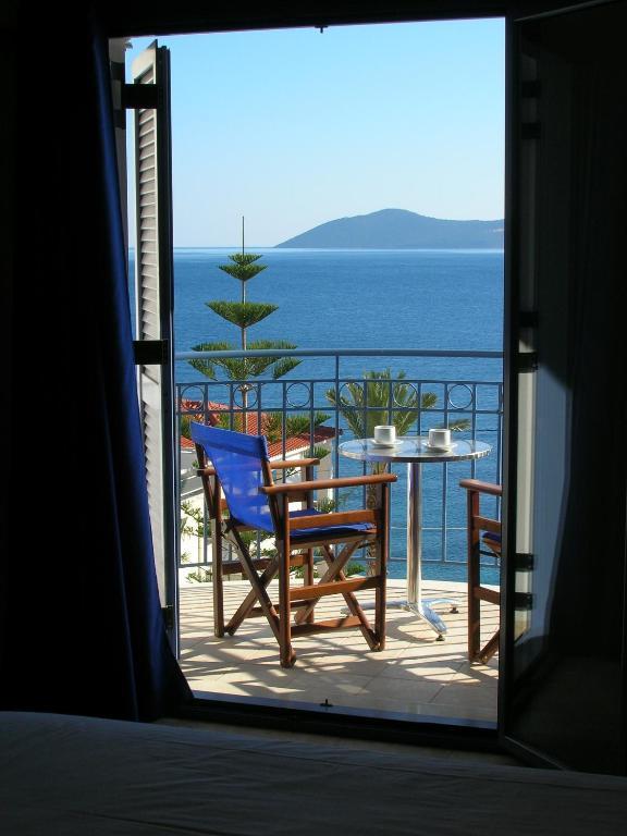 Olive Bay Hotel Agia Efimia Bilik gambar