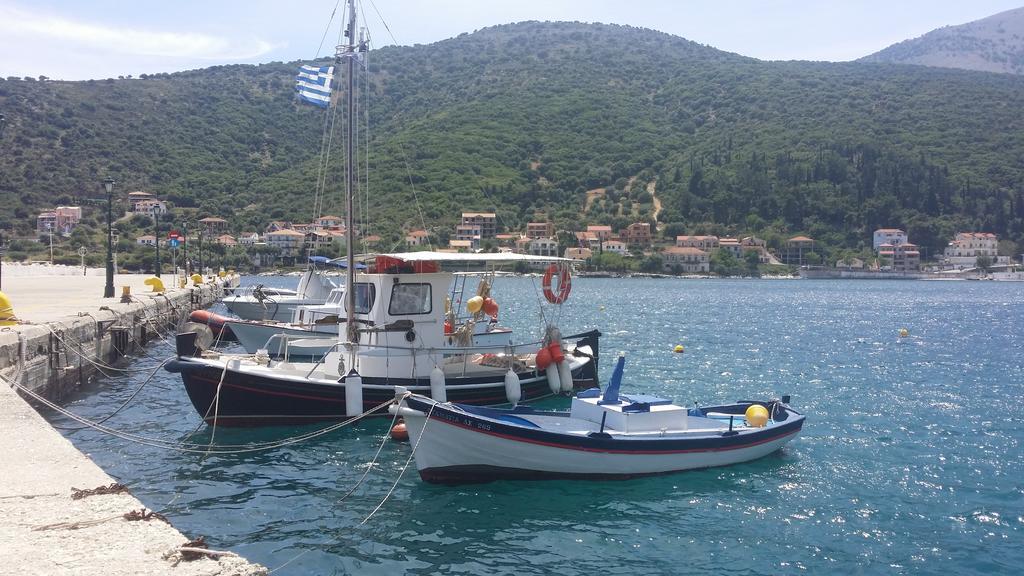 Olive Bay Hotel Agia Efimia Luaran gambar