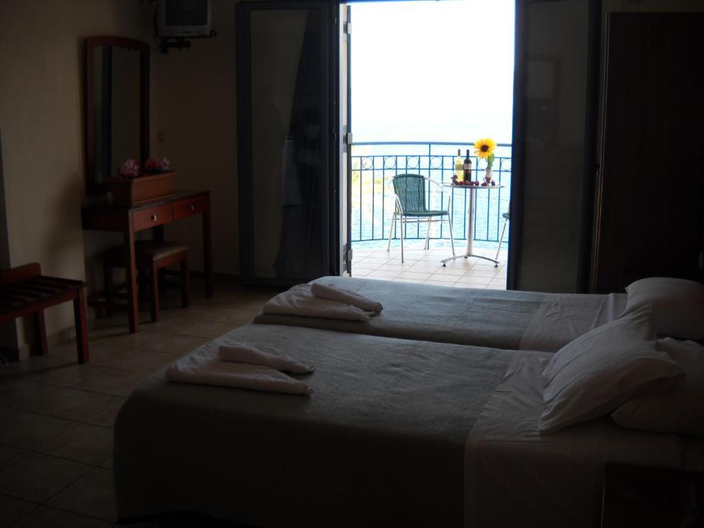 Olive Bay Hotel Agia Efimia Bilik gambar