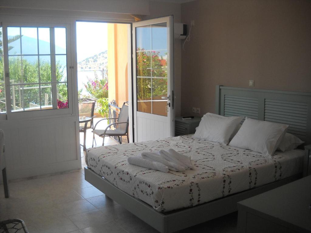 Olive Bay Hotel Agia Efimia Bilik gambar