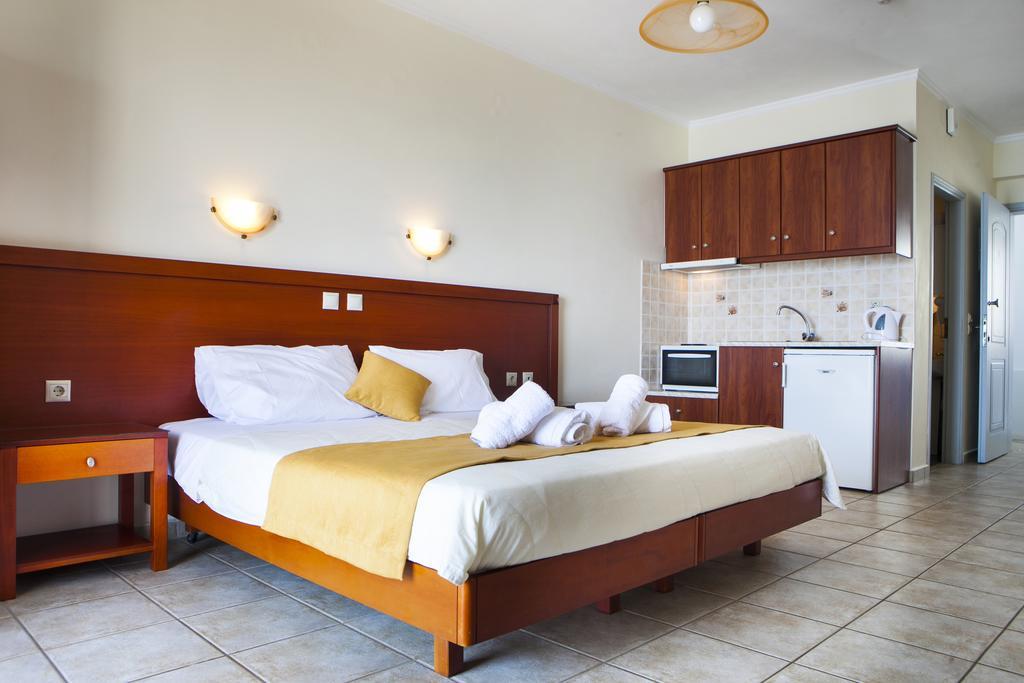 Olive Bay Hotel Agia Efimia Bilik gambar