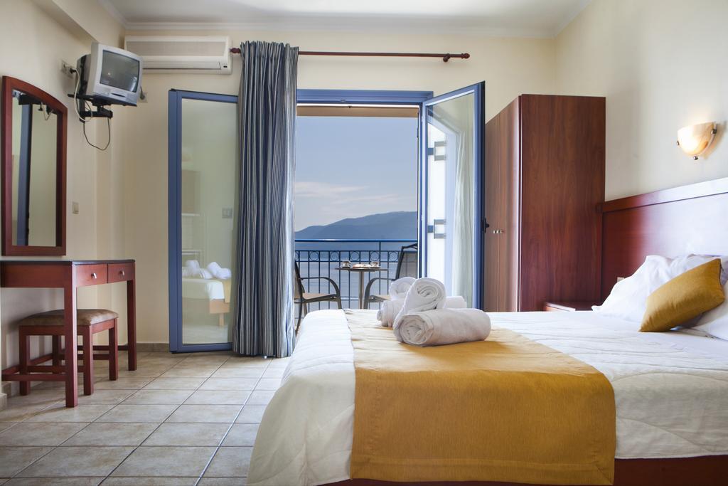 Olive Bay Hotel Agia Efimia Bilik gambar